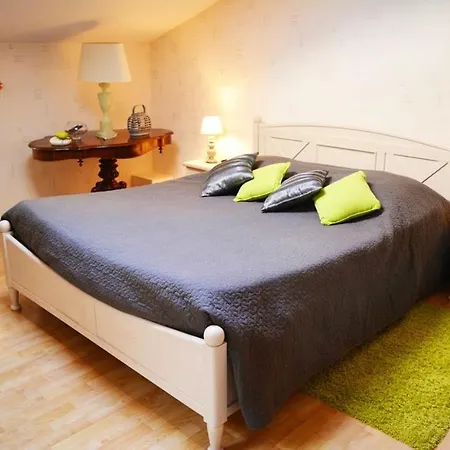 Maison Spacieuse A Avec Piscine Privee