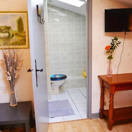 Semesterbostad Maison Spacieuse A Avec Piscine Privee Thénac