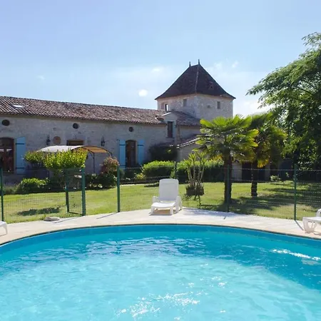 Semesterbostad Maison Spacieuse A Avec Piscine Privee