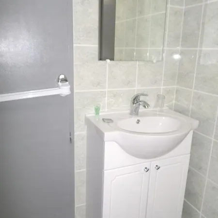 Maison Spacieuse A Avec Piscine Privee *