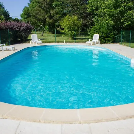 Semesterbostad Maison Spacieuse A Avec Piscine Privee Thénac